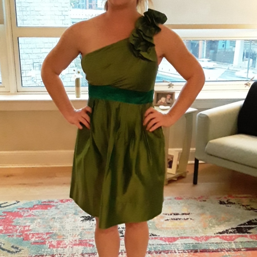 One shoulder green cocktail dress